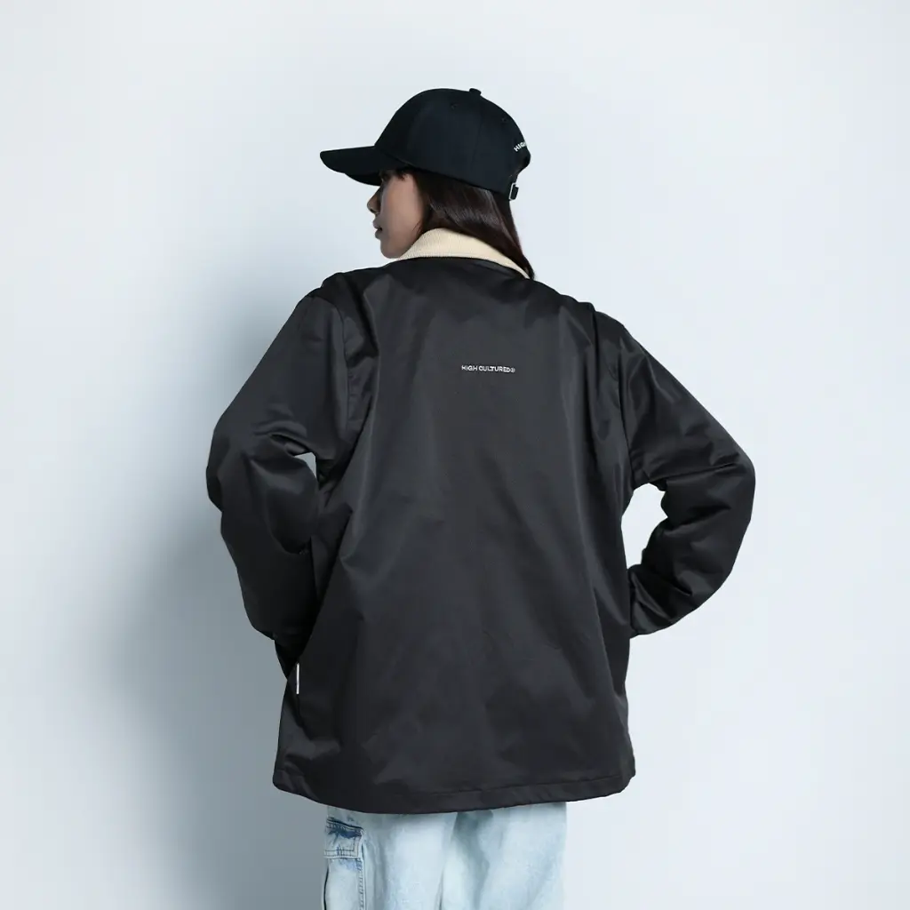 JKT-122(BLACK)model02 (1).webp